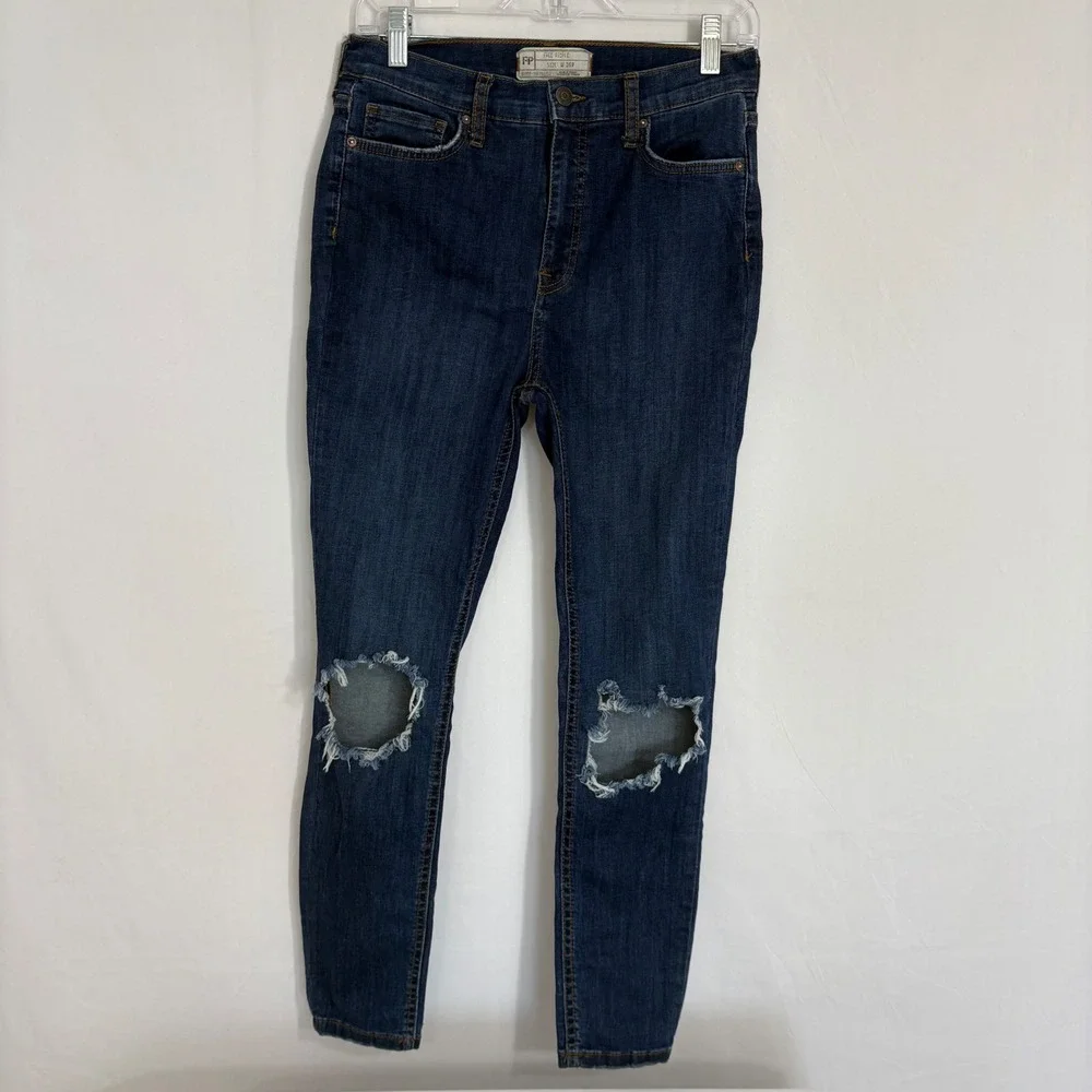 Free People Women's Distressed Ripped Knee Skinny Jeans Dark Wash Denim Size 30‎ - Picture 5 of 6